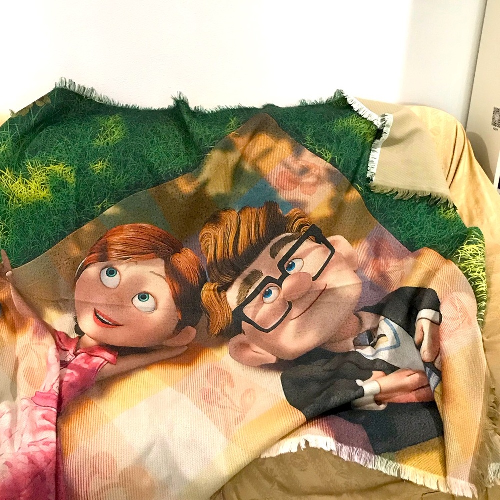 Disney Store Pixar UP Carl & Ellie Throw Blanket USED Pilling 70" x 50"
